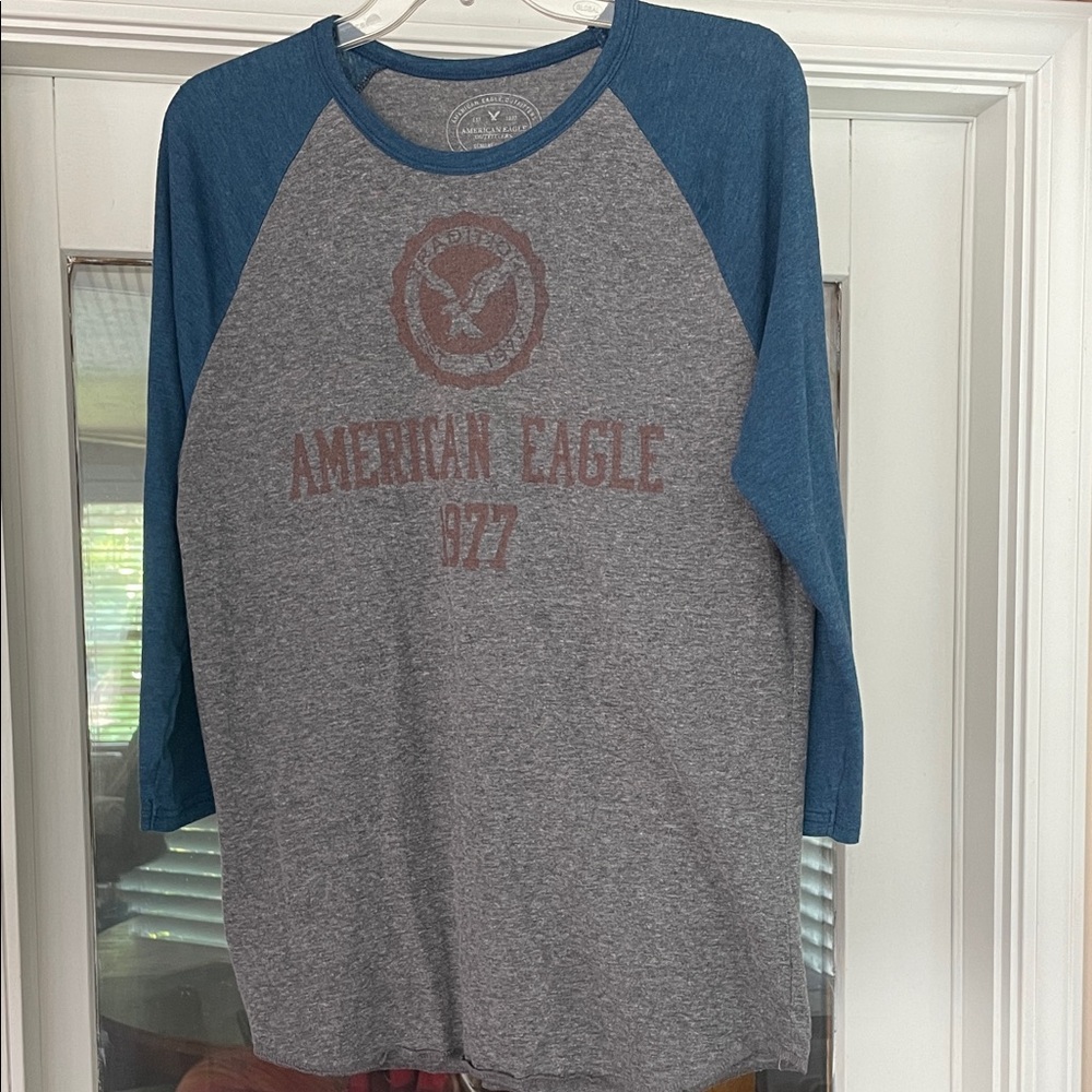 American Eagle Outfitters T-shirt Raglan sleeve